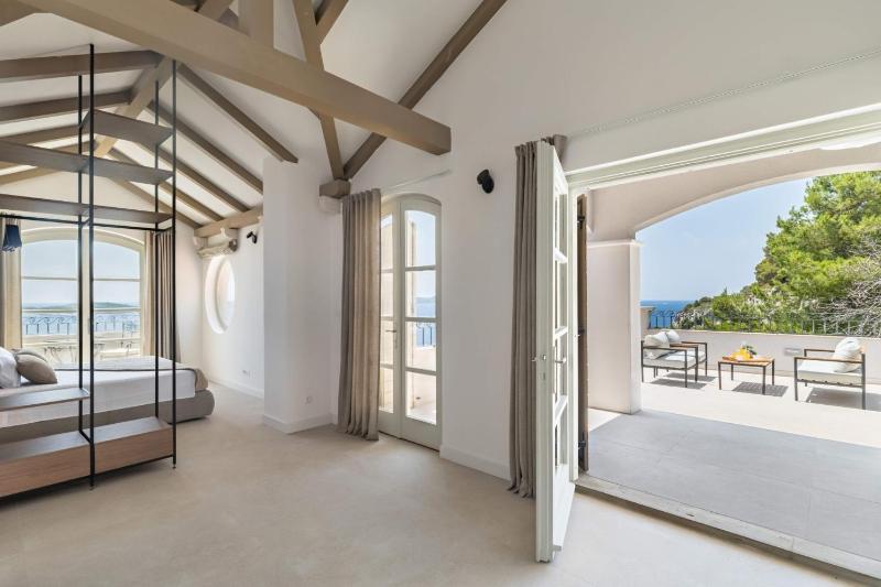 Luxury Villa Hvar Carpe Diem newly renovated with private pool by the sea - image 14