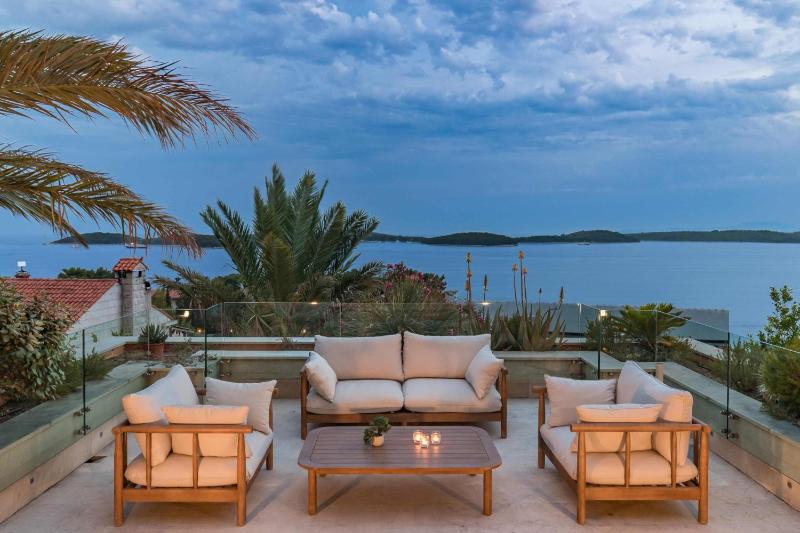 Luxury Villa Hvar Carpe Diem newly renovated with private pool by the sea - image 12