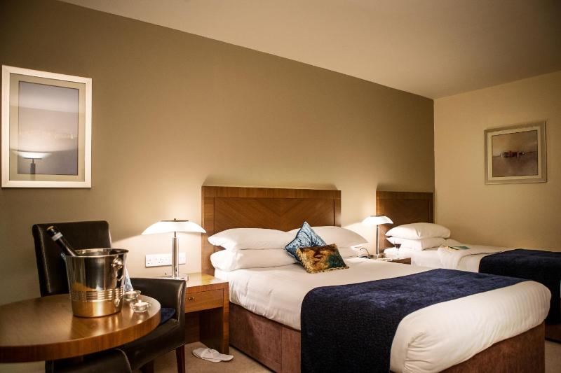 Double Room image 3
