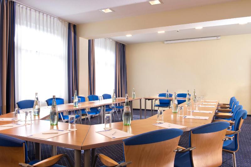 Tryp By Wyndham Luebeck Aquamarin - image 27