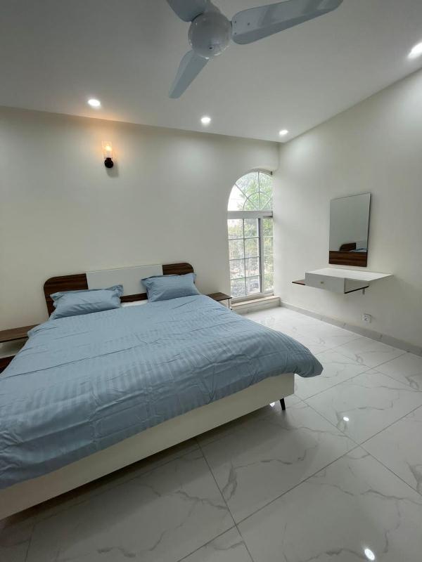 Demure Apartments Modern 2 BR Gulberg Near Qaddafi Stadium - image 6