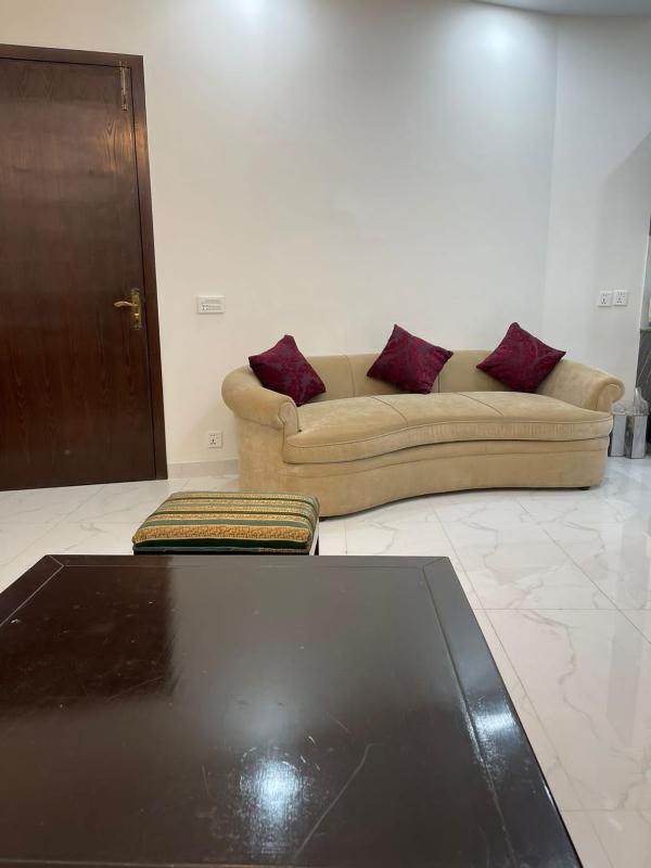 Demure Apartments Modern 2 BR Gulberg Near Qaddafi Stadium - image 11