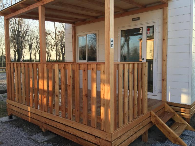 Double or Twin Room with Balcony image 4