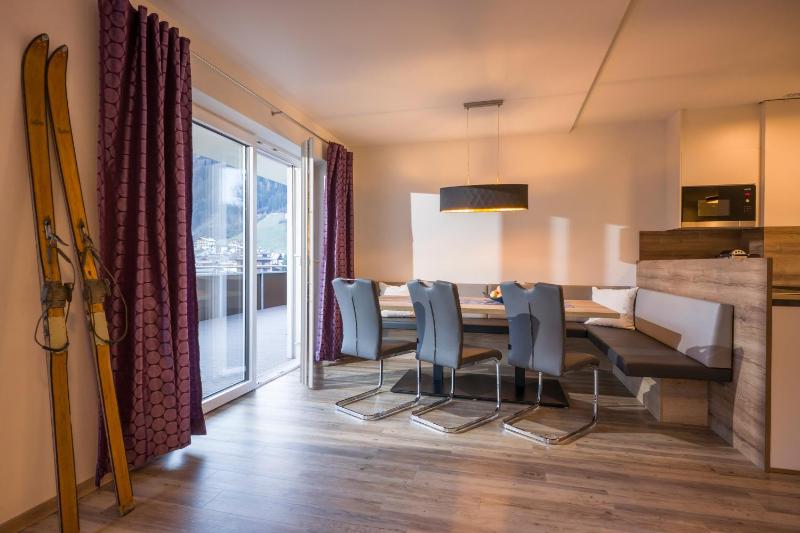 Two-Bedroom Apartment with Balcony (Zillertal Deluxe) image 4