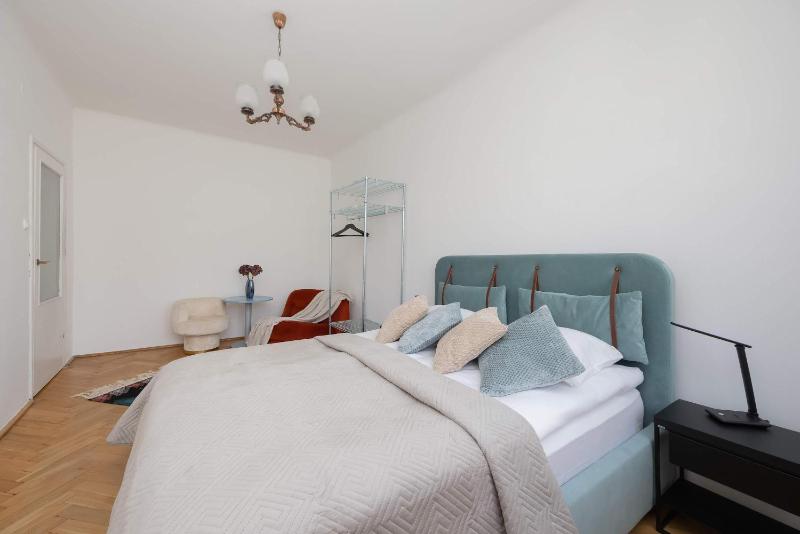 Stylish Apartment With Balcony in Warsaw by Noclegi Renters - image 9