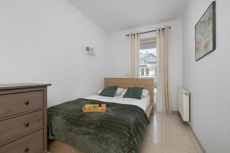Przestronne Apartamenty w Zakopanem z Parkingiem by Noclegi Renters - image 14