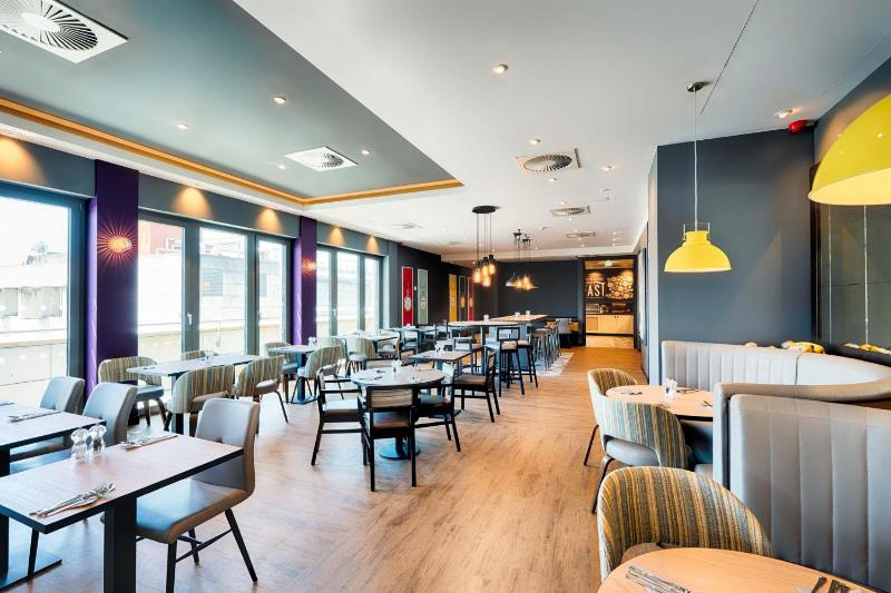 Premier Inn Dresden City Prager Straße - image 10
