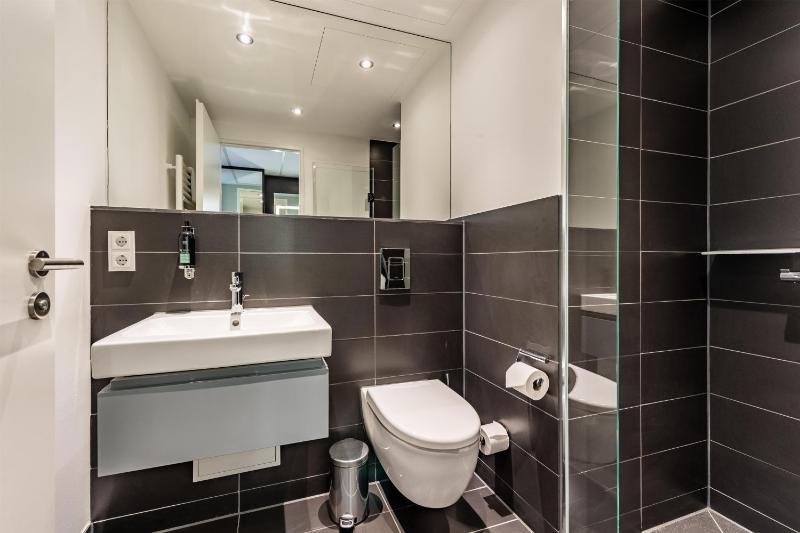 Premier Inn München City Schwabing - image 16