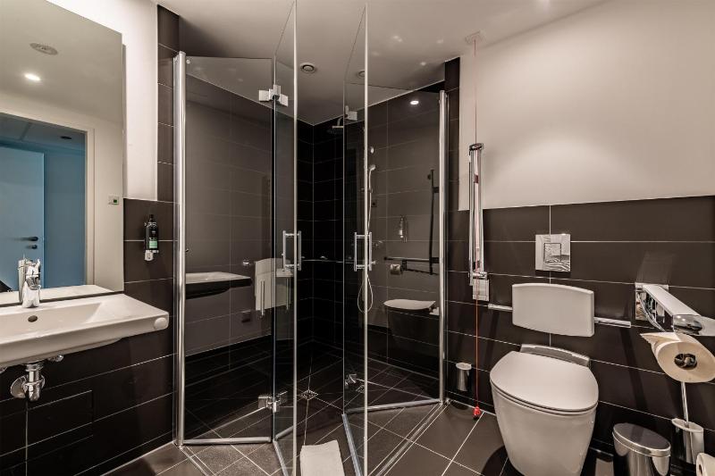 Premier Inn München City Schwabing - image 12