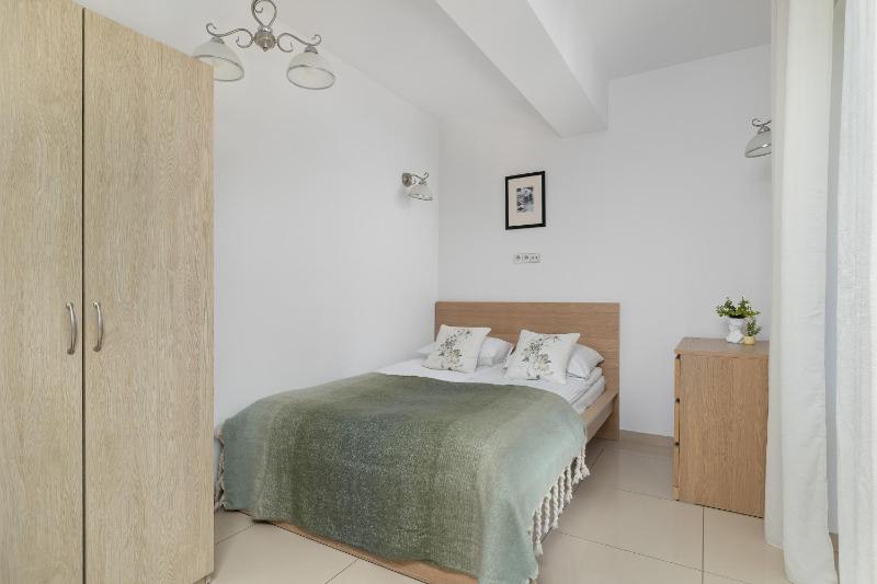 Przestronne Apartamenty w Zakopanem z Parkingiem by Noclegi Renters - image 35