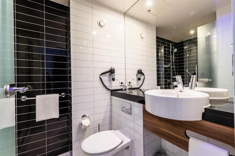 Premier Inn Dresden City Centre - image 9