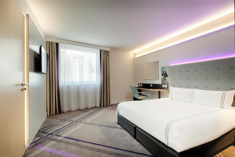 Premier Inn Berlin City Centre - image 2