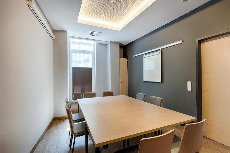 Premier Inn Berlin City Centre - image 4