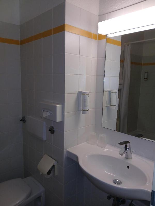 Tryp By Wyndham Luebeck Aquamarin - image 26