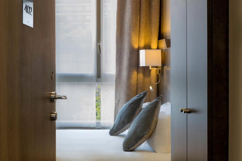 Standard Double Room image 2