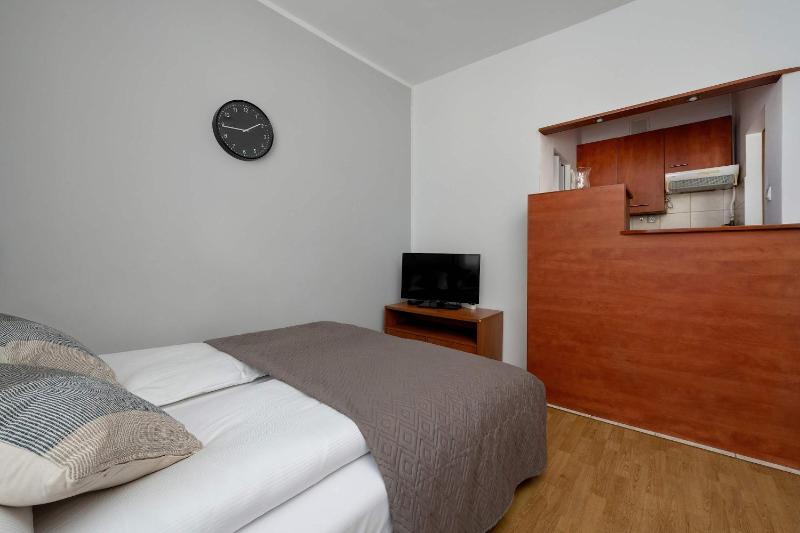 Functional Studio in Downtown Wrocław by Noclegi Renters - image 13