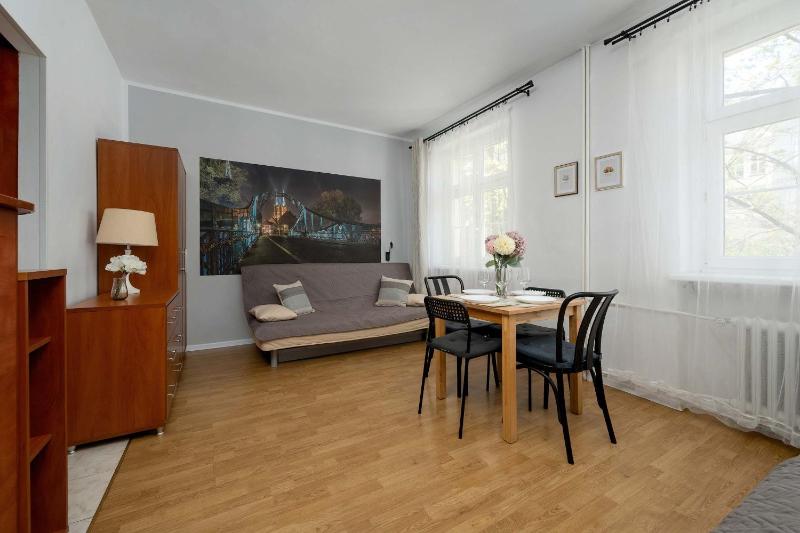Functional Studio in Downtown Wrocław by Noclegi Renters - image 2