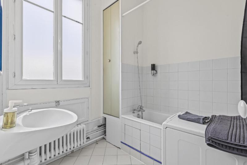 Chic Paris 15 Haven 1 Bedroom Apartment Free Netflix - image 11