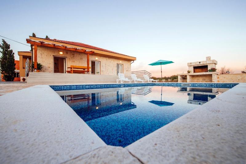 My Dalmatia - Holiday Home Barba Pere with private pool - image 4
