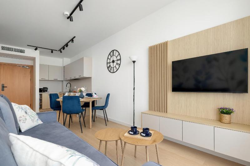 Klimatyzowane Apartamenty Art Lake w Mielnie z Parkingiem i Basenem by Noclegi Renters - image 24