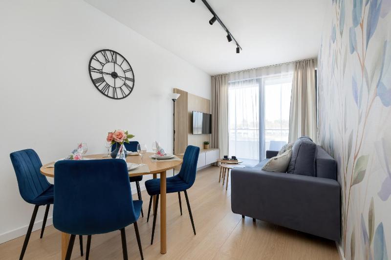 Klimatyzowane Apartamenty Art Lake w Mielnie z Parkingiem i Basenem by Noclegi Renters - image 21