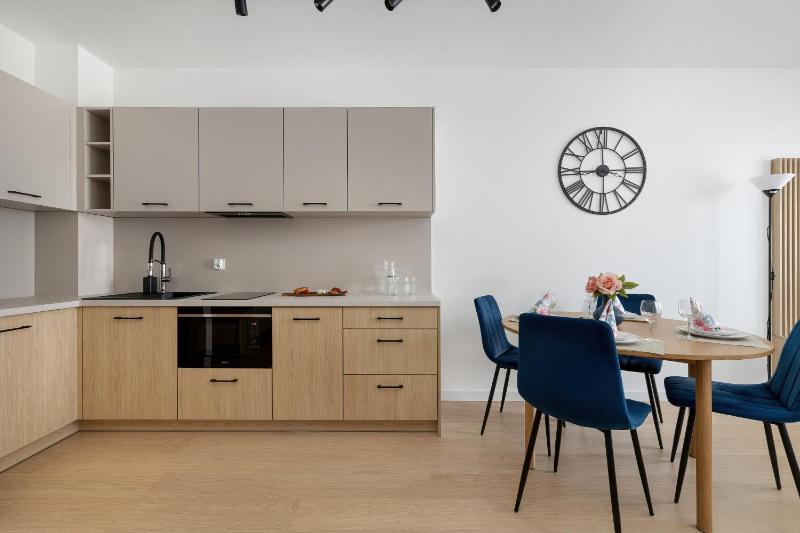 Klimatyzowane Apartamenty Art Lake w Mielnie z Parkingiem i Basenem by Noclegi Renters - image 27
