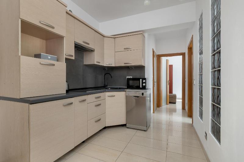 Przestronne Apartamenty w Zakopanem z Parkingiem by Noclegi Renters - image 7