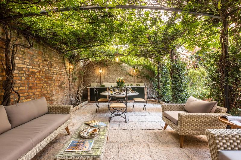 La Baruffa Private House with Garden in Dorsoduro - image 5