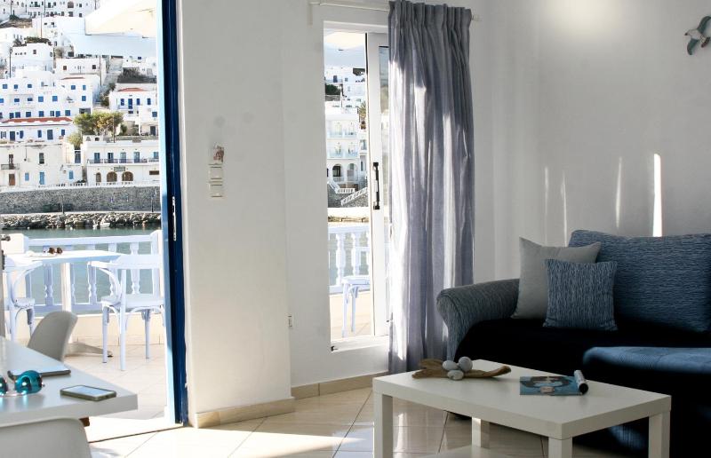 Superior One-Bedroom Apartment image 3