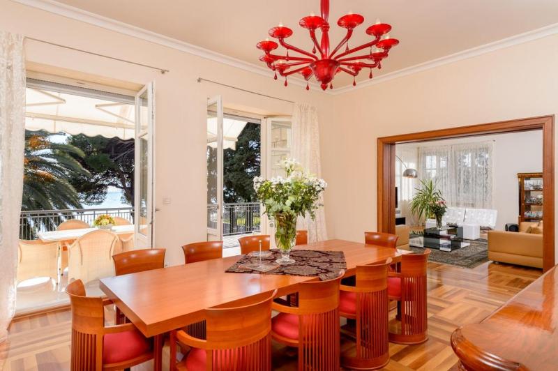 Luxury seafront Villa Castello Split near Old Town with private pool - image 7