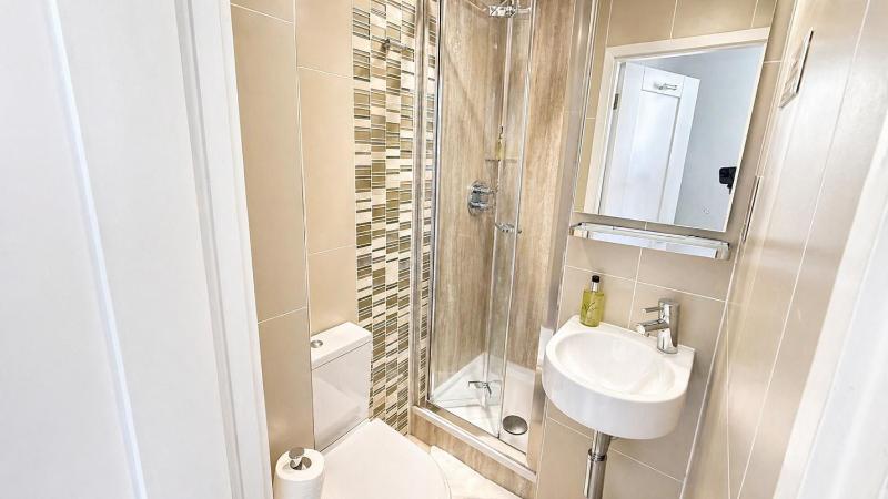 Brighton House - image 33