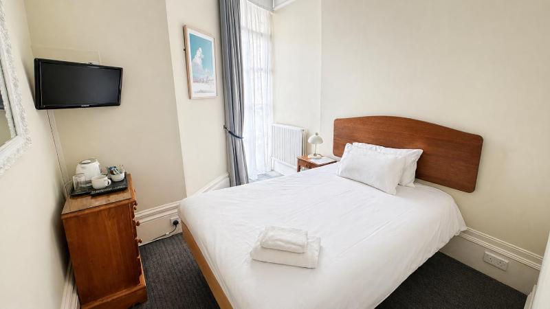 Brighton House - image 39