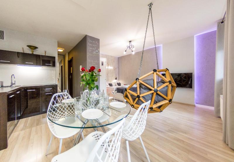 Apartamenty hoteLOVE z sauną - image 45