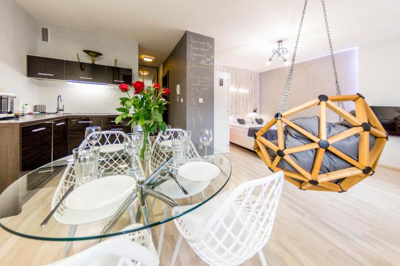 Apartamenty hoteLOVE z sauną - image 50