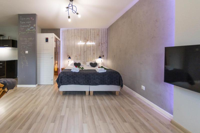 Apartamenty hoteLOVE z sauną - image 40