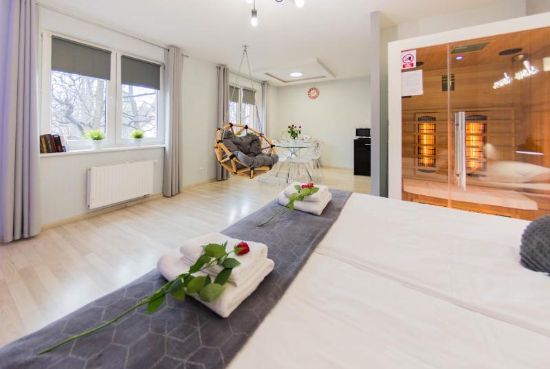 Apartamenty hoteLOVE z sauną - image 48