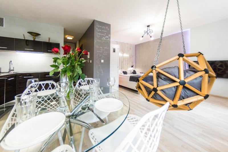 Apartamenty hoteLOVE z sauną - image 46