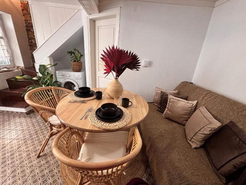 EVAGELIA'S APARTMENT Stylish Central stay! - image 10