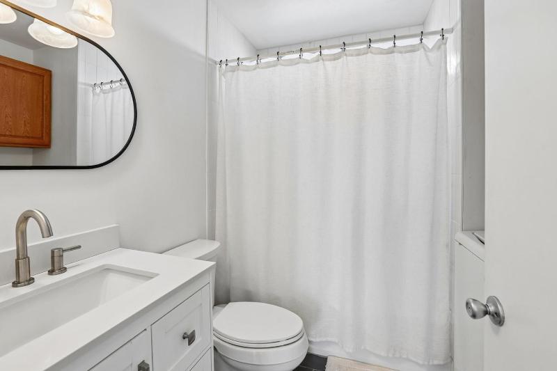 5985 - Surf House - image 13