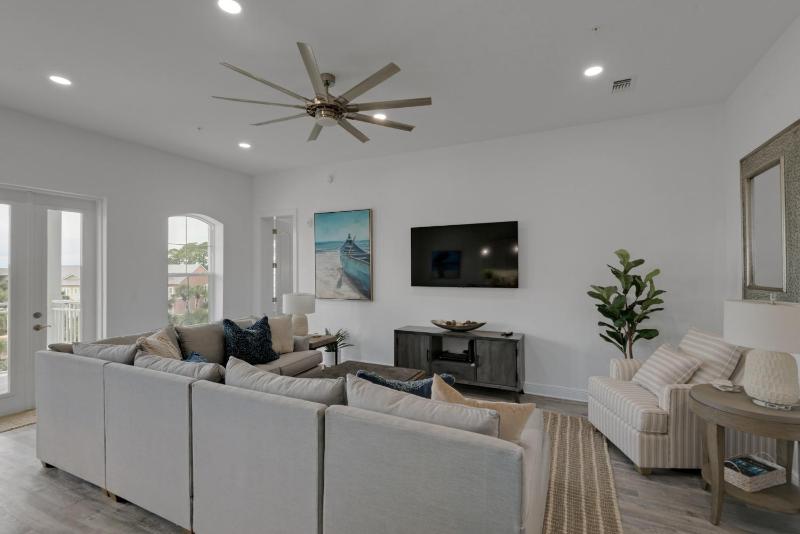 Gulf Place Residences 306 - image 15