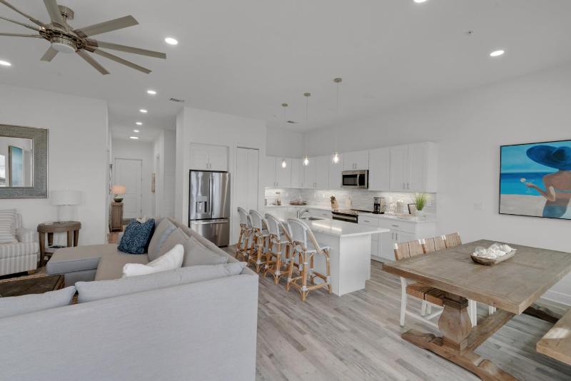 Gulf Place Residences 306 - image 12
