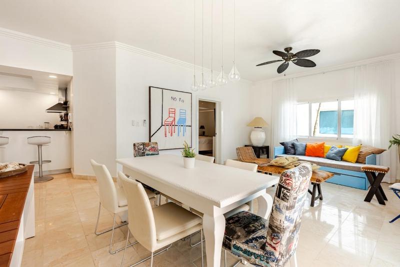 Steps to the Beach Modern Apartment - image 28