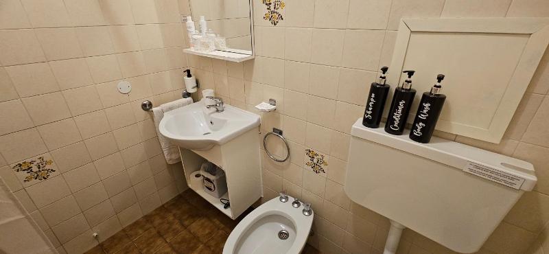Cam 33 City Center Apartment - image 10