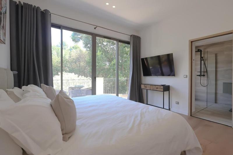 FRGK Villa Mathis Cannes - Luxury Sea View & Pool Jean de Noailles - image 7
