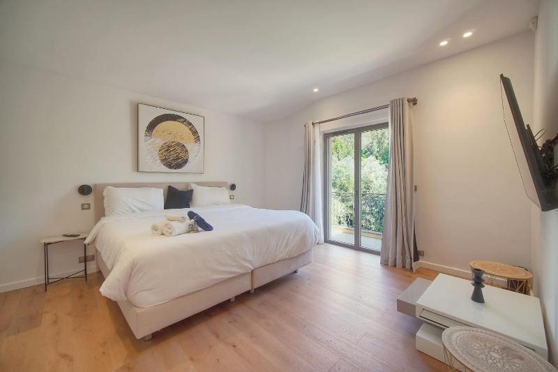 FRGK Villa Mathis Cannes - Luxury Sea View & Pool Jean de Noailles - image 39