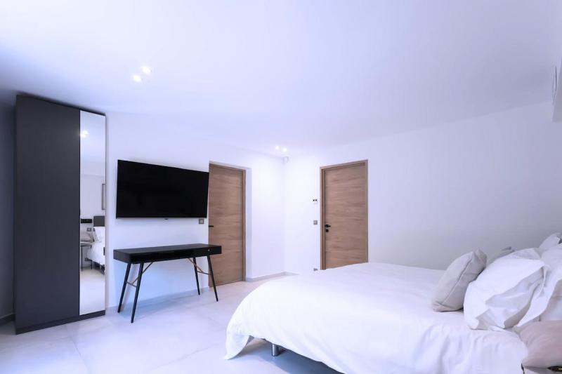 FRGK Villa Mathis Cannes - Luxury Sea View & Pool Jean de Noailles - image 33