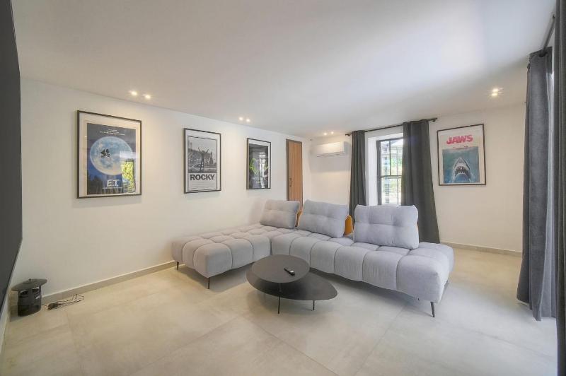 FRGK Villa Mathis Cannes - Luxury Sea View & Pool Jean de Noailles - image 18