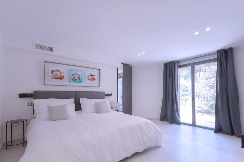 FRGK Villa Mathis Cannes - Luxury Sea View & Pool Jean de Noailles - image 28
