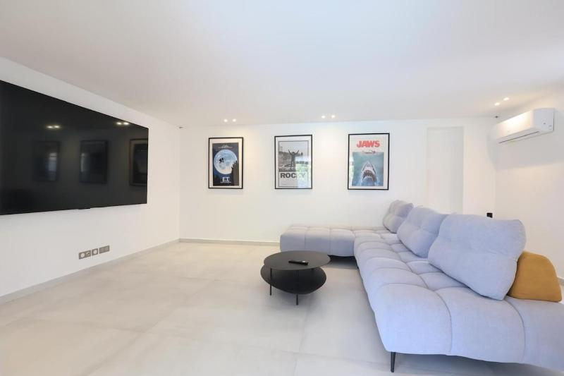 FRGK Villa Mathis Cannes - Luxury Sea View & Pool Jean de Noailles - image 43