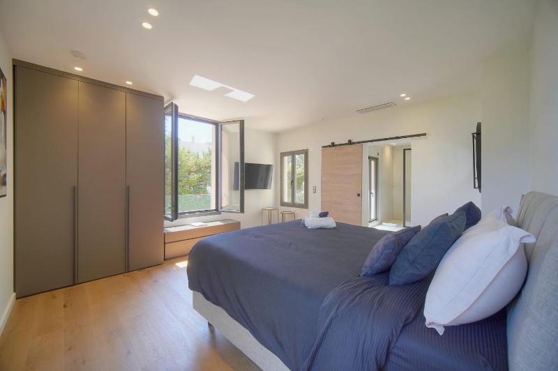 FRGK Villa Mathis Cannes - Luxury Sea View & Pool Jean de Noailles - image 48